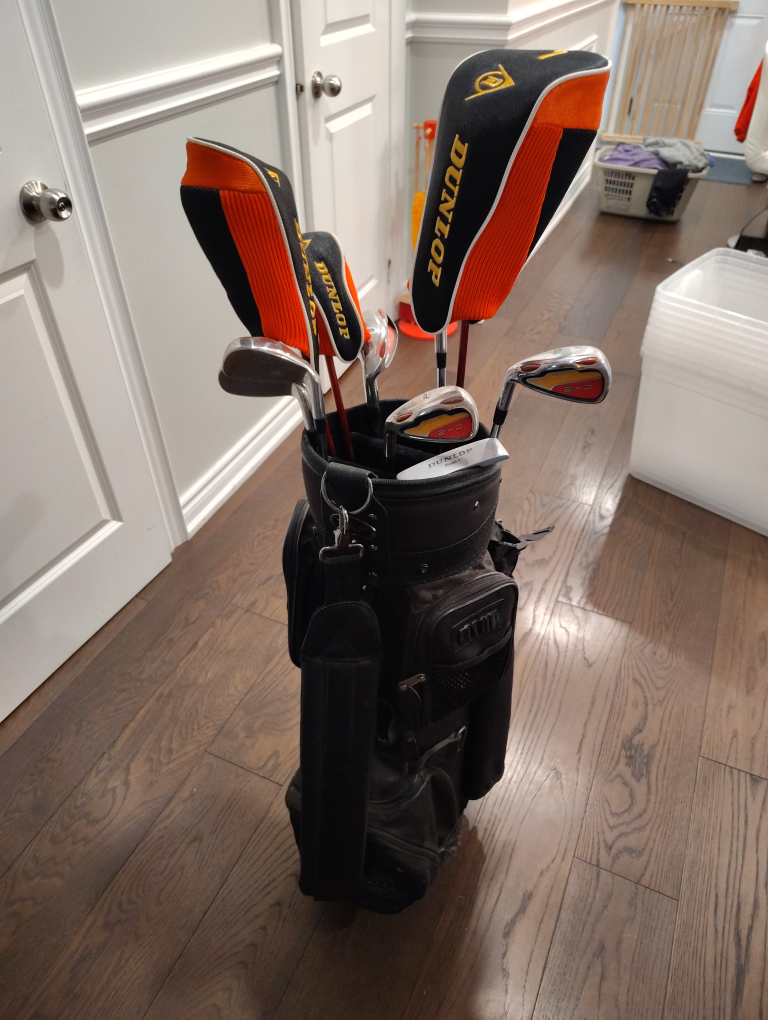 Dunlop EXD left handed golf clubs set.