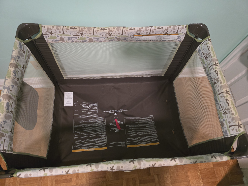 Graco Pack 'n Play Portable Playpen - photo 2