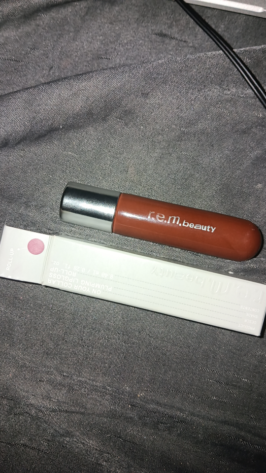 r.e.m. beauty Plumping Lip Oil - Roll Up - photo 2