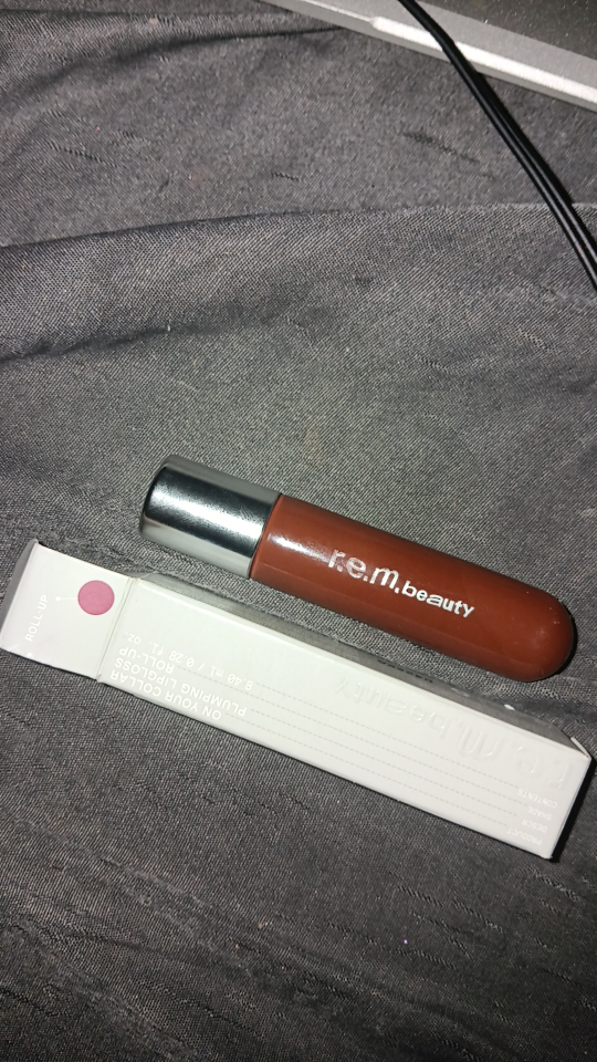 r.e.m. beauty Plumping Lip Oil - Roll Up - photo 3