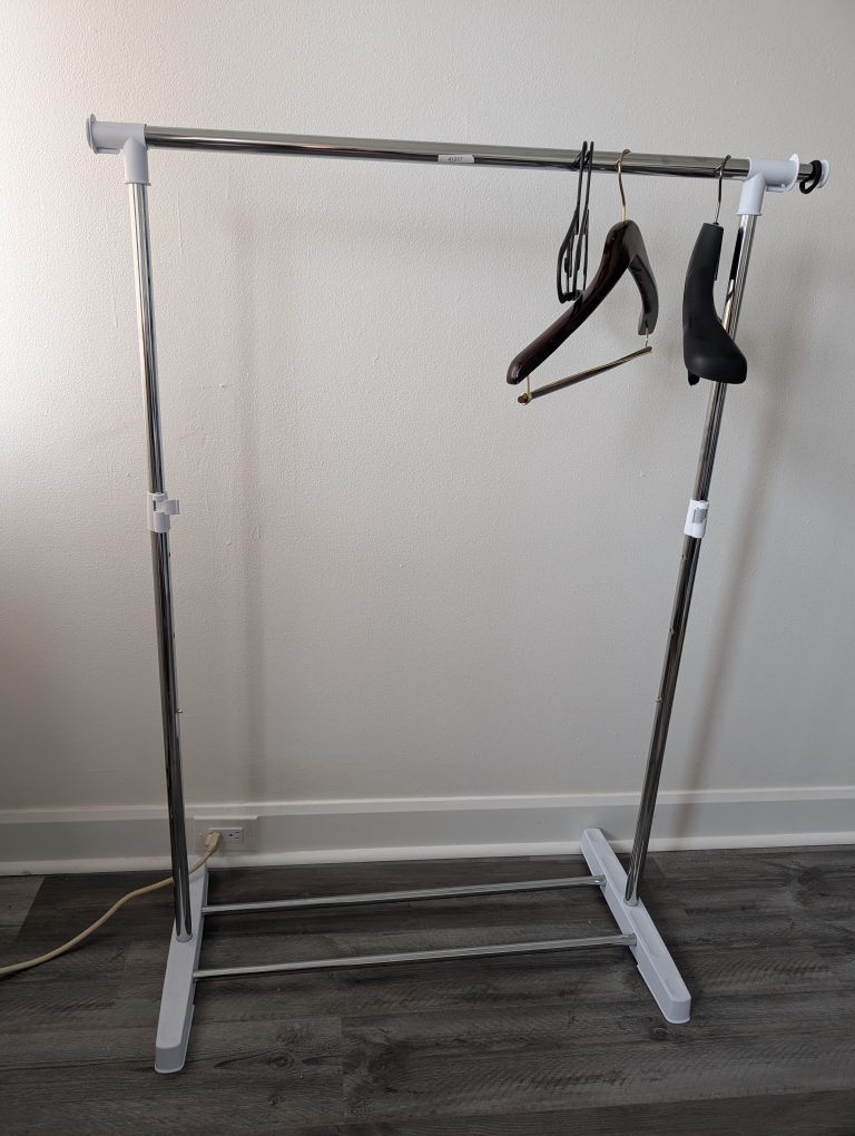Adjustable Clothes/Garment Rack
