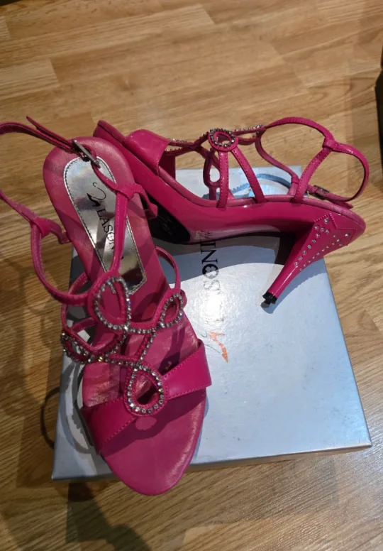 Lasonia Fuchsia Heels, Size 8 image indicator(5)