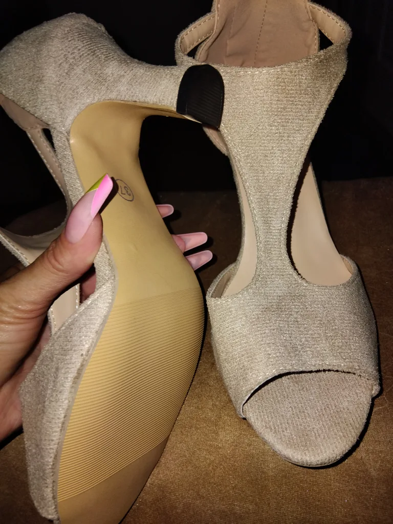 Beige Heels - Size 37 image indicator(2)