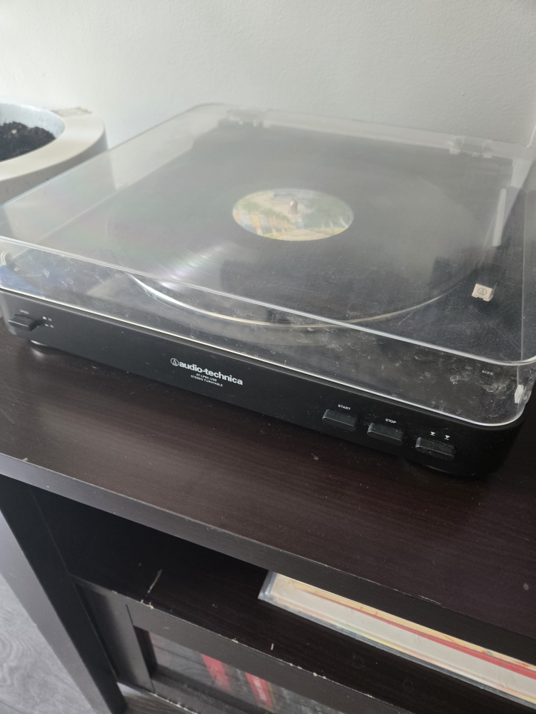 Audio-Technica AT-LP60 USB Record Player - photo 2
