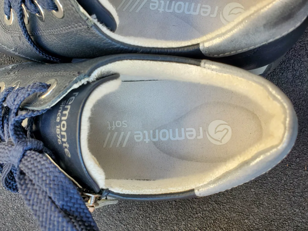 Remonte genuine leather running shoes - SIZE 8 image indicator(8)