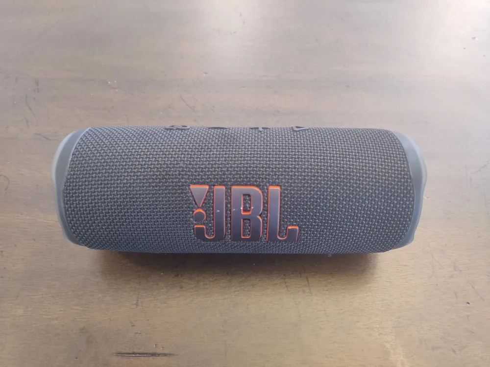 JBL Flip 6 Portable Bluetooth Speaker thumbnail