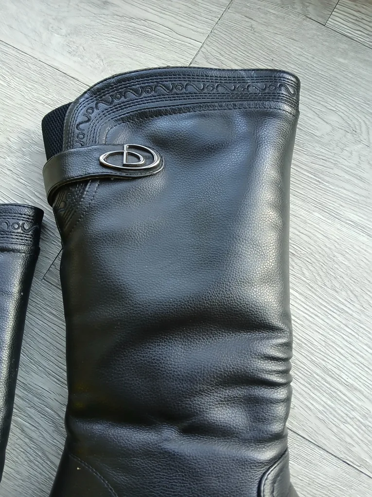 Canada Comfort beautiful black knee high warm boots, size 8 image indicator(3)