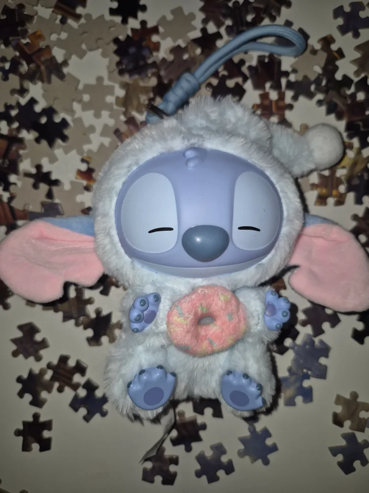 MINISO Stitch vinyl plush keychain blind box donut model thumbnail