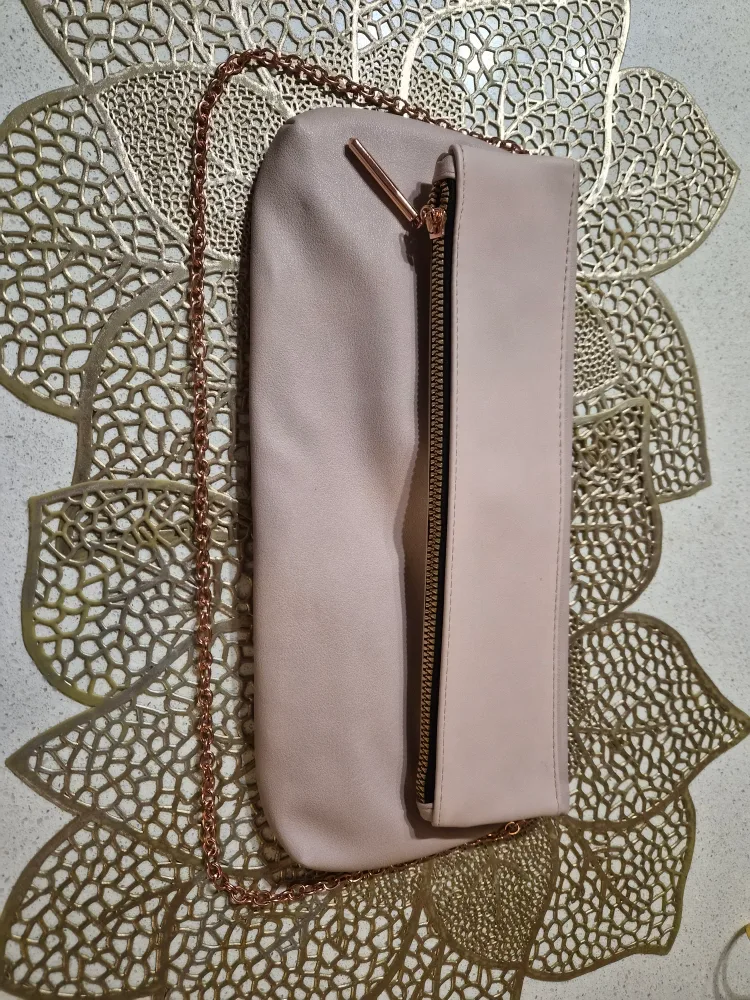 Blush Pink Clutch with Chain Strap image indicator(3)