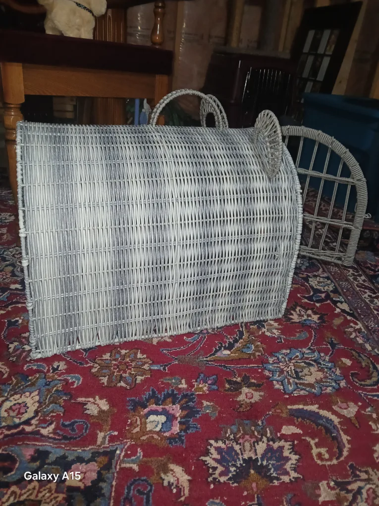 Wicker Pet Carrier image indicator(4)