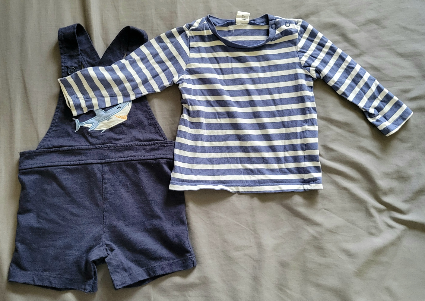 ‼️TOSS ALERT‼️Bundle - Baby Clothes - Size 9-12 Months