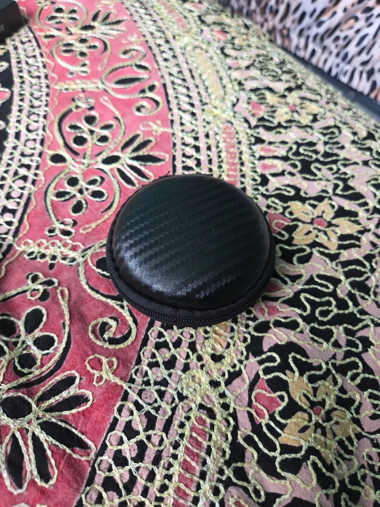 Sound Cancelling Earbuds with Tips - Black image indicator(2)