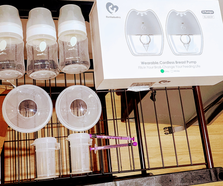 Bellababy Wearable Cordless Breast Pump and nursing accessories