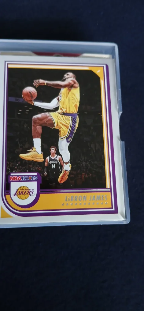 Nba trading cards, 1 signed!!! 30+ cards image indicator(2)