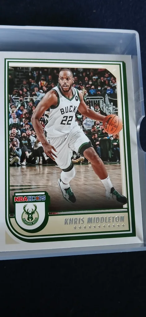 Nba trading cards, 1 signed!!! 30+ cards image indicator(4)