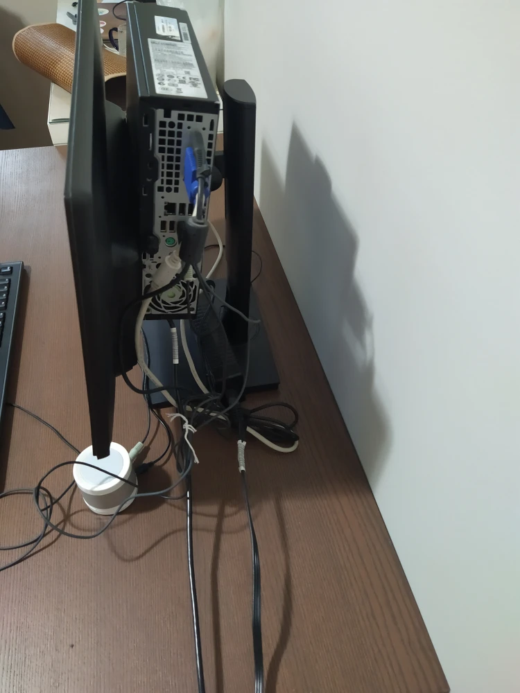 HP V221 with I5 computer All in one 8G + 120G SSD - photo 2
