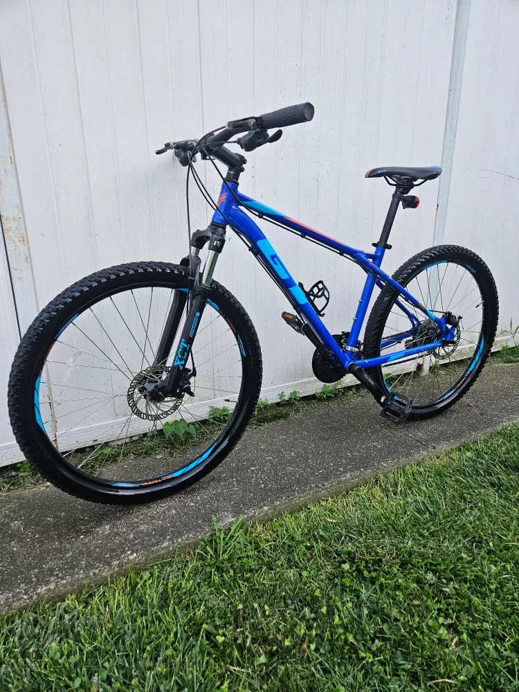 GT Aggressor Pro Mountain Bike thumbnail