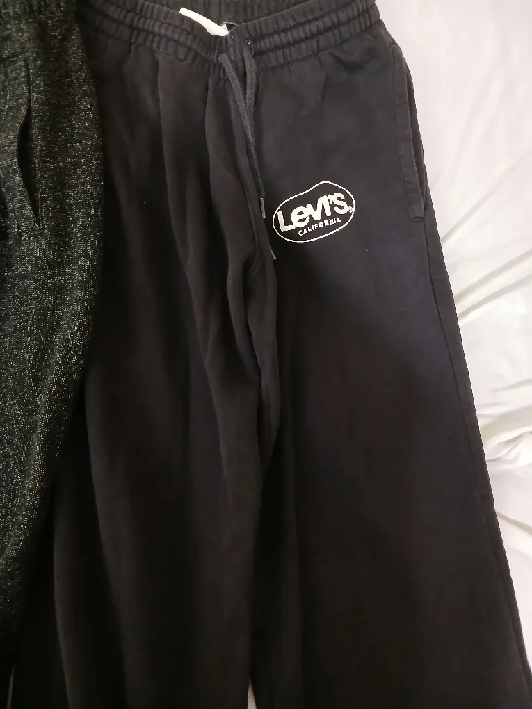 Roots & Levi's Sweatpants - Size Small image indicator(3)