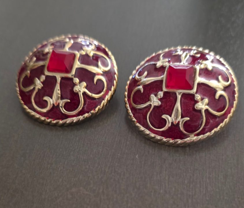 Vintage Gold Tone Necklace and Earrings Set