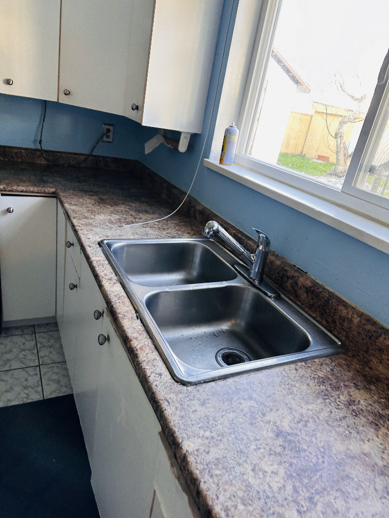 2-3 bedroom suite for rent. - photo 4