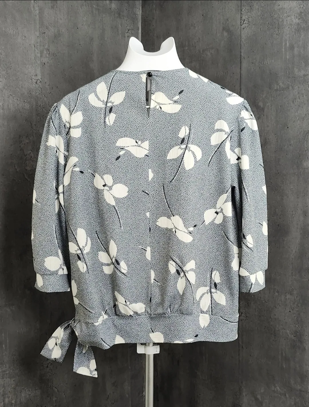 Women's Top XL - 5 image indicator(2)