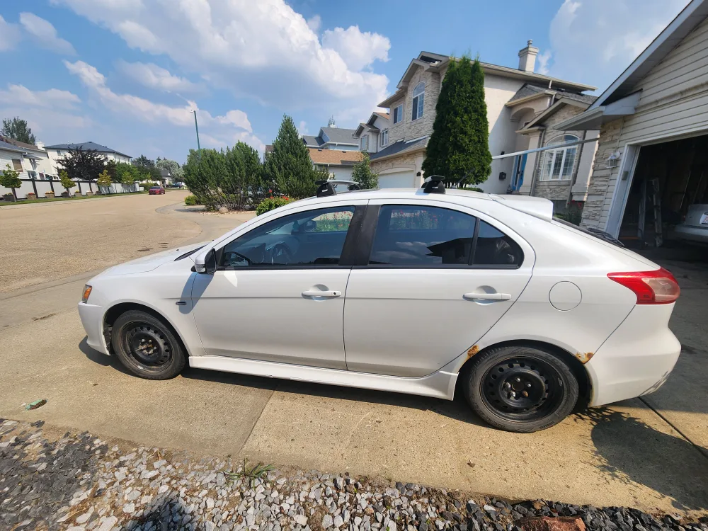 2016 White Mitsubishi Lancer Sportback- 171,120 km image indicator(4)