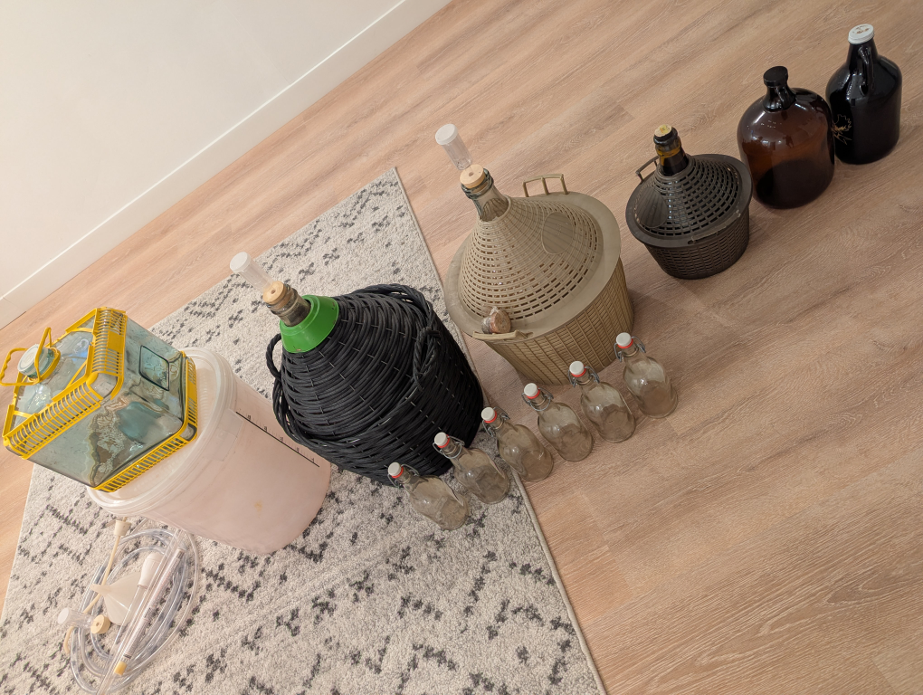 Winemaking Kit with Alcholmeter, syphon etc. - photo 2