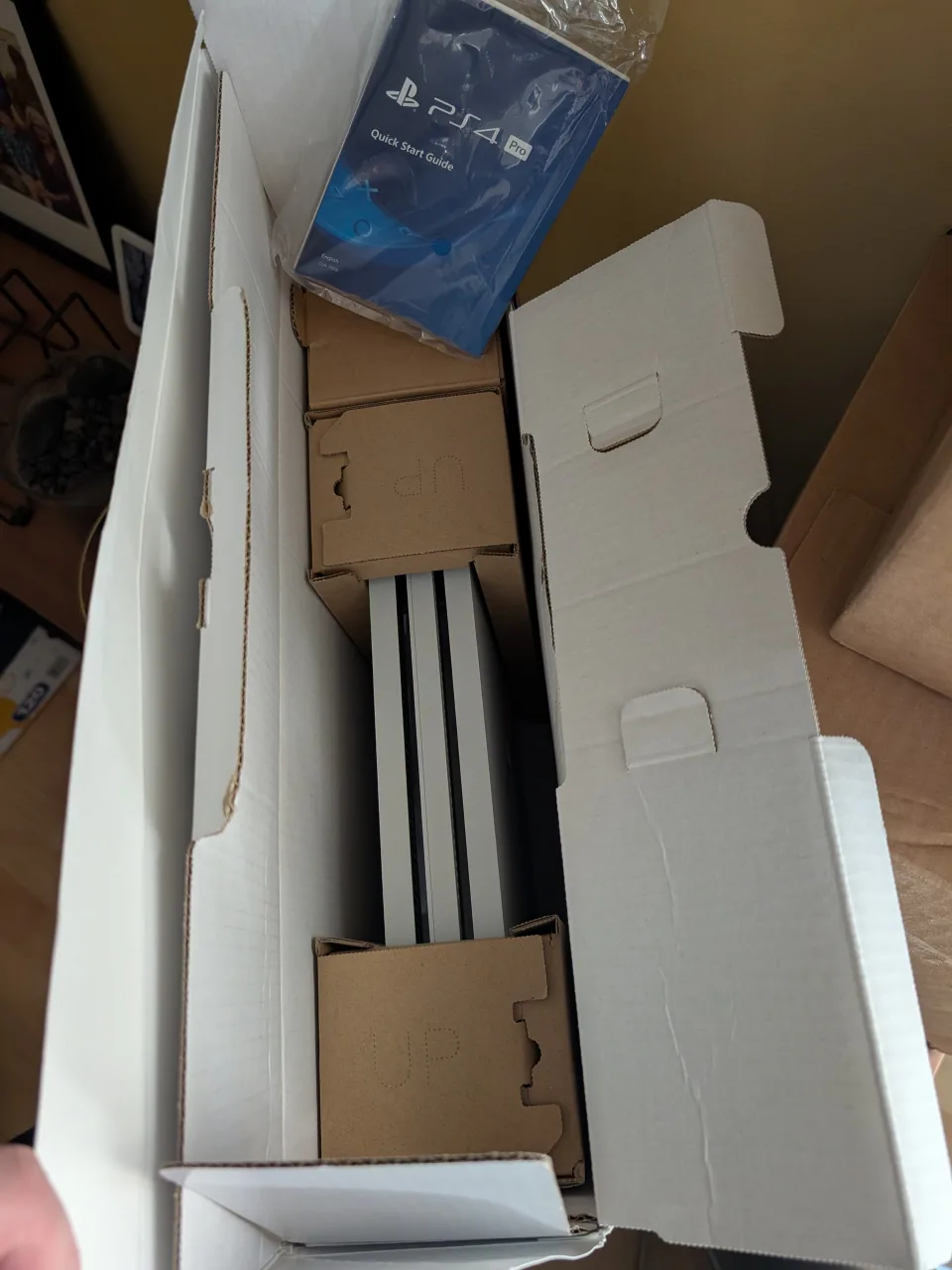 Sony PS4 Pro 1TB Glacier White Console CIB image indicator(2)
