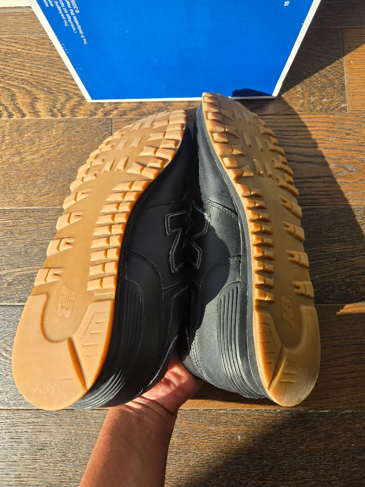 New Balance 574 Black Leather Shoes - Size 11 image indicator(4)