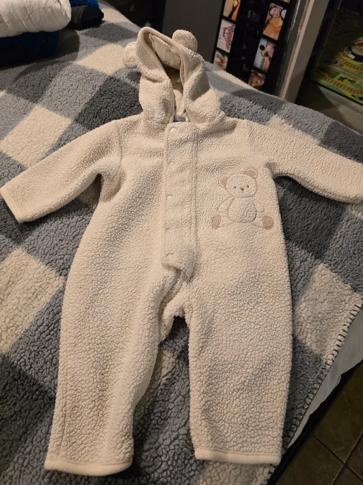 Baby Snowsuits Bundle 6 to 9 image indicator(2)