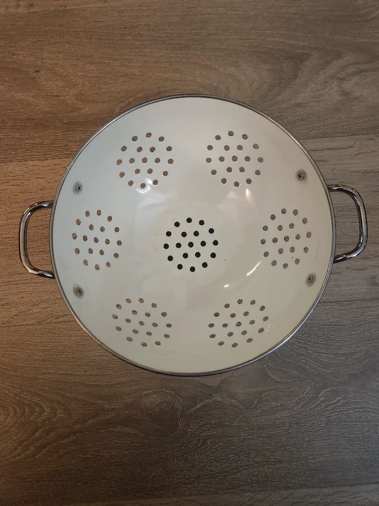 LIKE- NEW IKEA White Enamel Colander with Silver Trim image indicator(2)