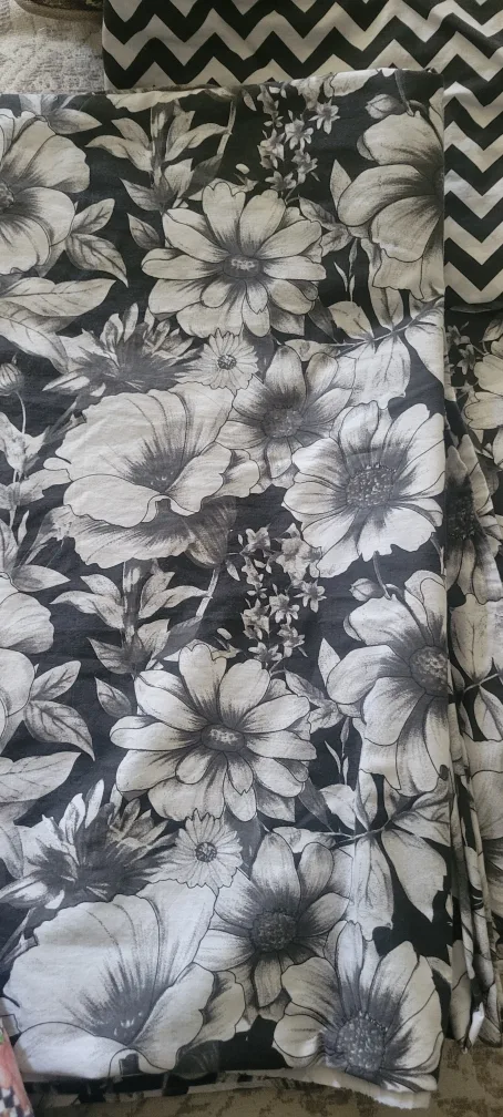 Floral Black and White queen size bed sheet plus duvet cover image indicator(3)