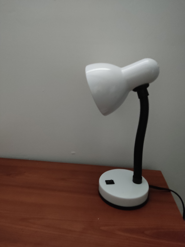 White Desk Lamp - photo 4