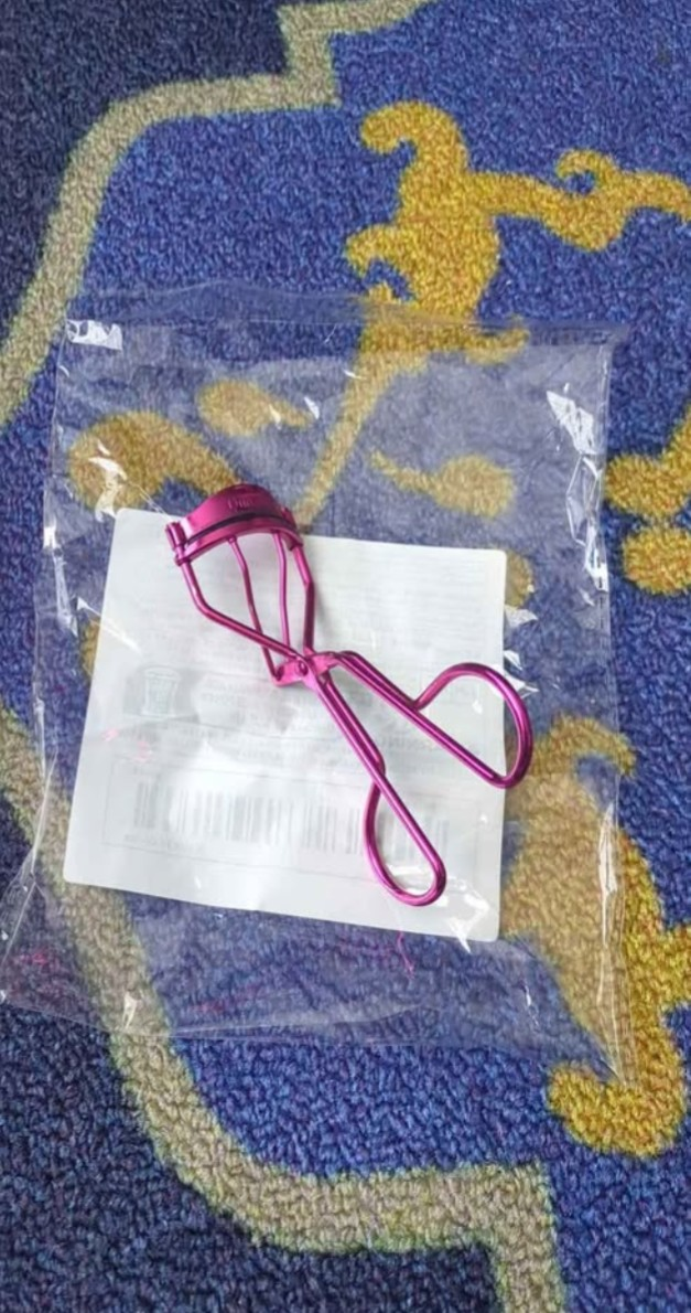Pink Eyelash Curler