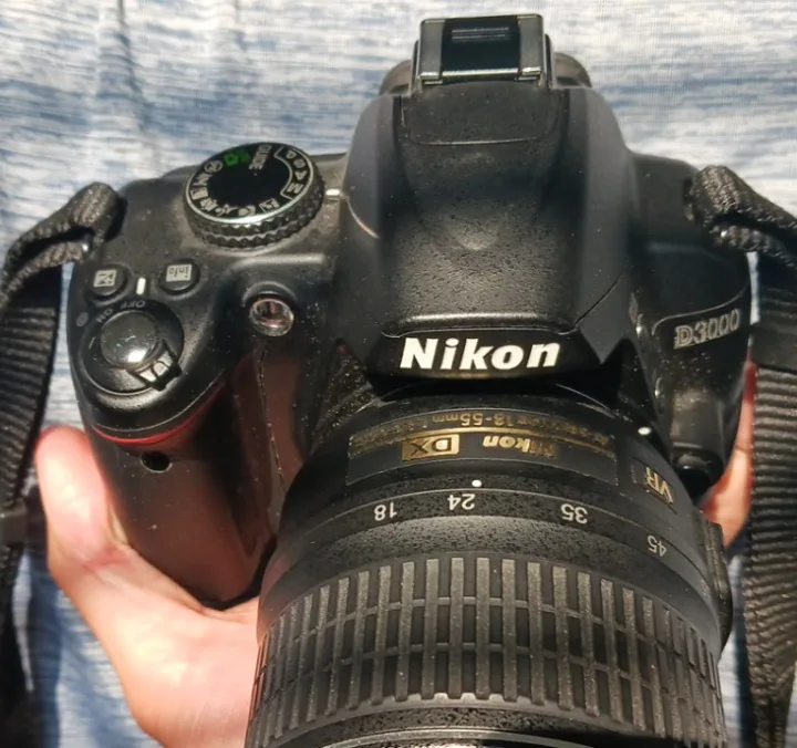 Nikon D3000 DSLR Camera thumbnail