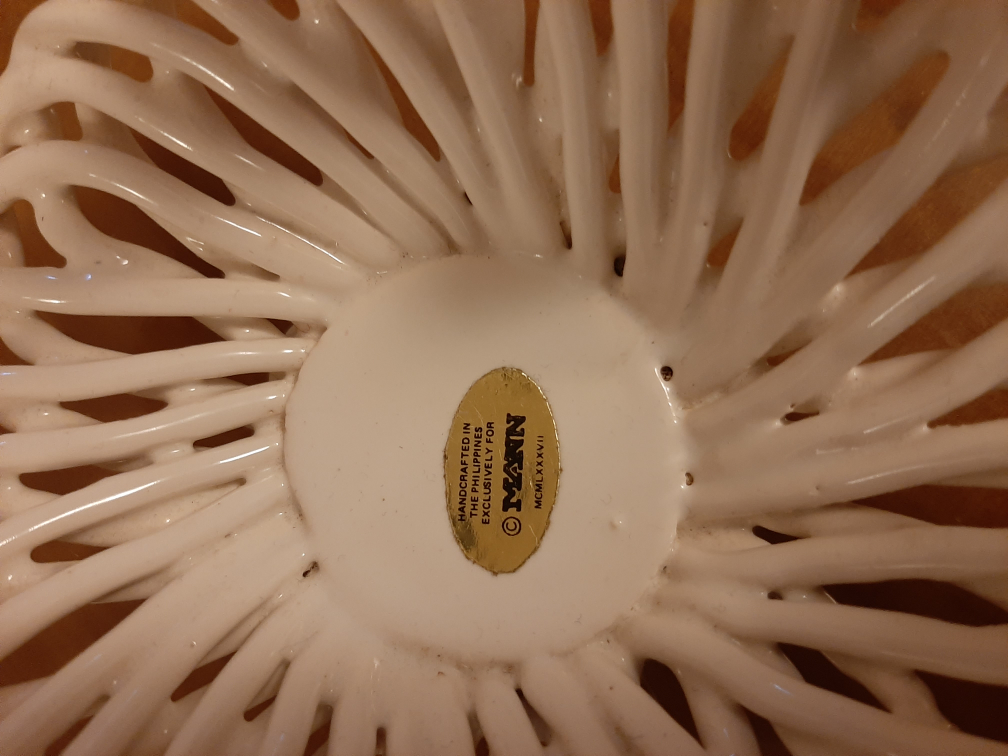 Mann Handcrafted Porcelain Basket with Roses - photo 3