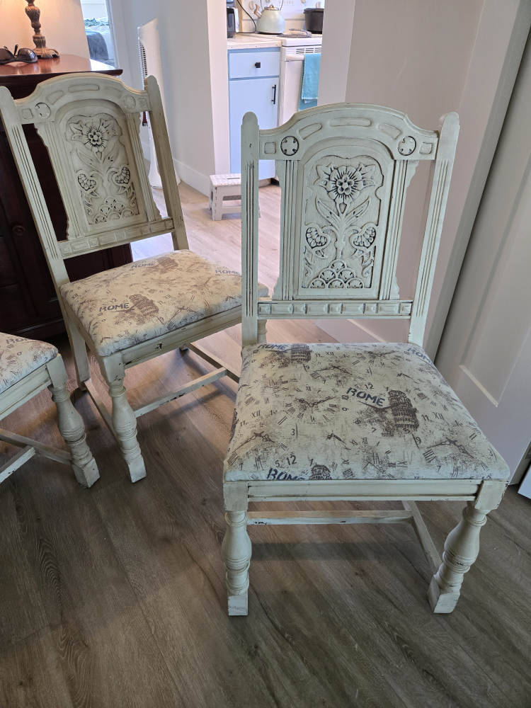 Antique Cream Dining Chairs - Set of 2 - photo 3