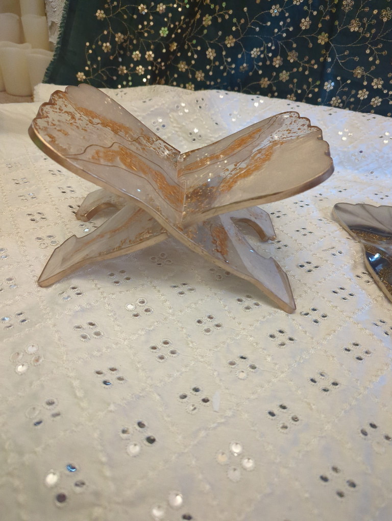 Resin Book Stand two different colors - photo 2