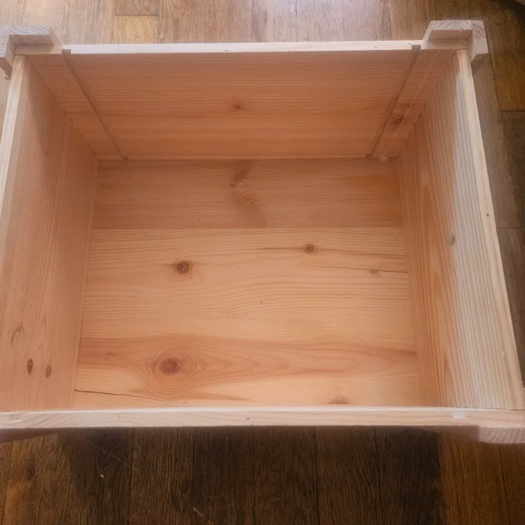 Wooden Box Crate/Chest Rhinoceros Illustration image indicator(3)