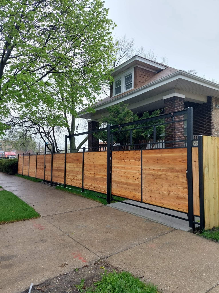 Fence, gates, decks, handrails - photo 5