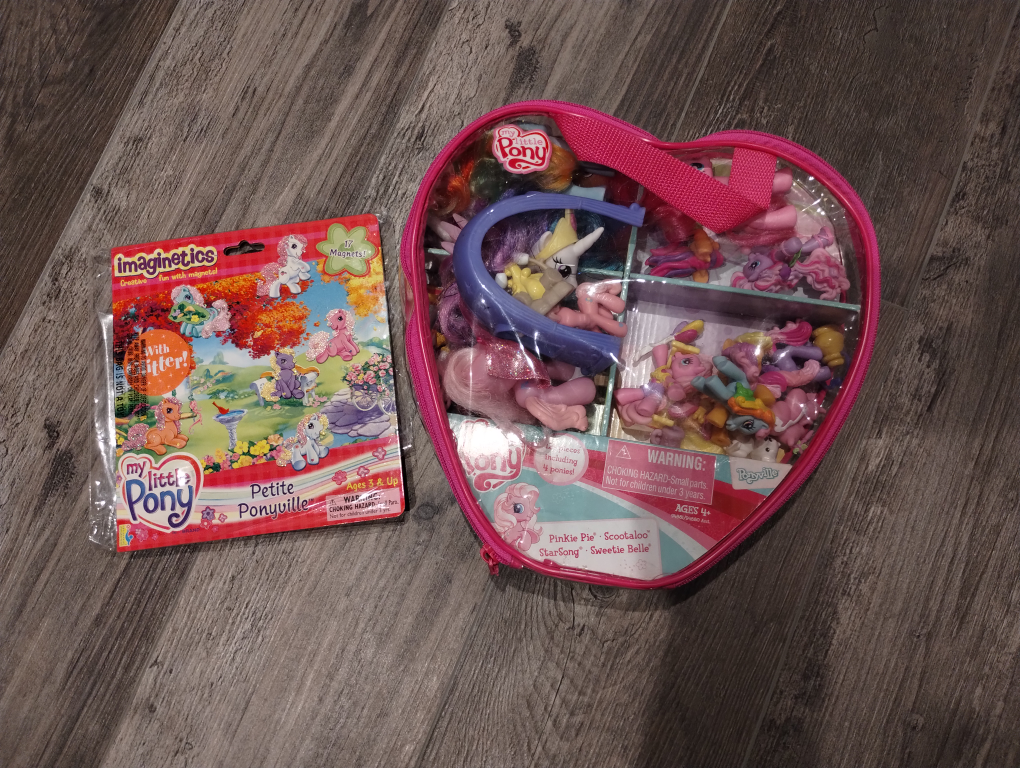 My Little Pony Petite Ponyville Playset - photo 2