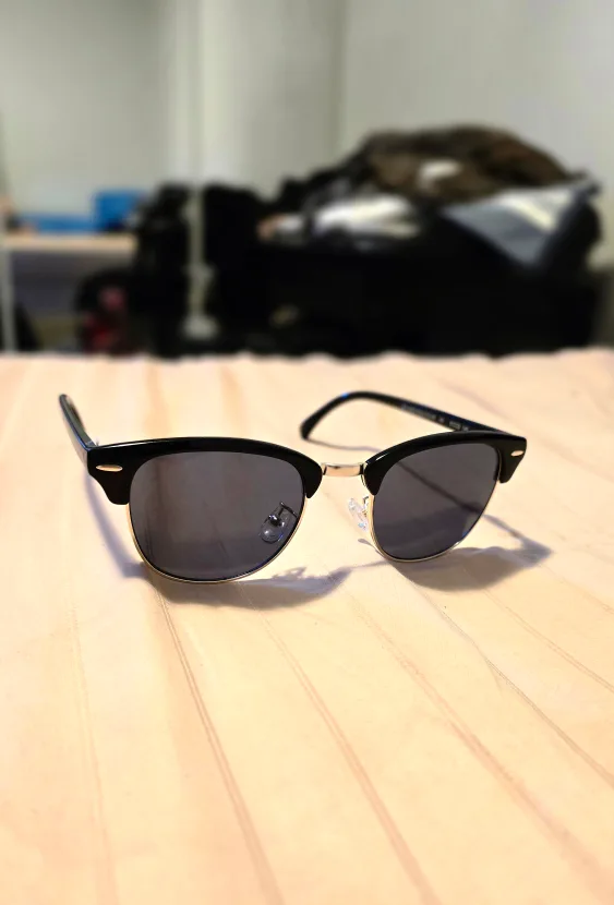 UNIQLO Sunglasses - Black thumbnail