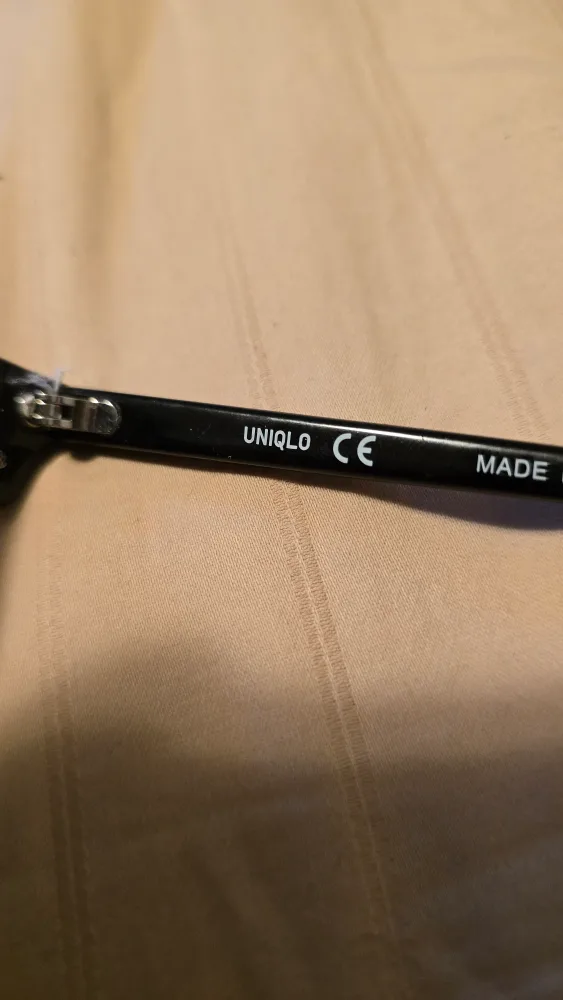 UNIQLO Sunglasses - Black image indicator(2)