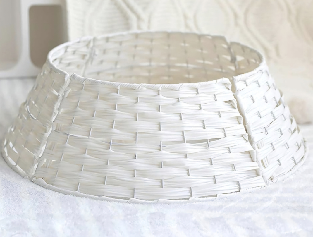White Christmas Tree Collar