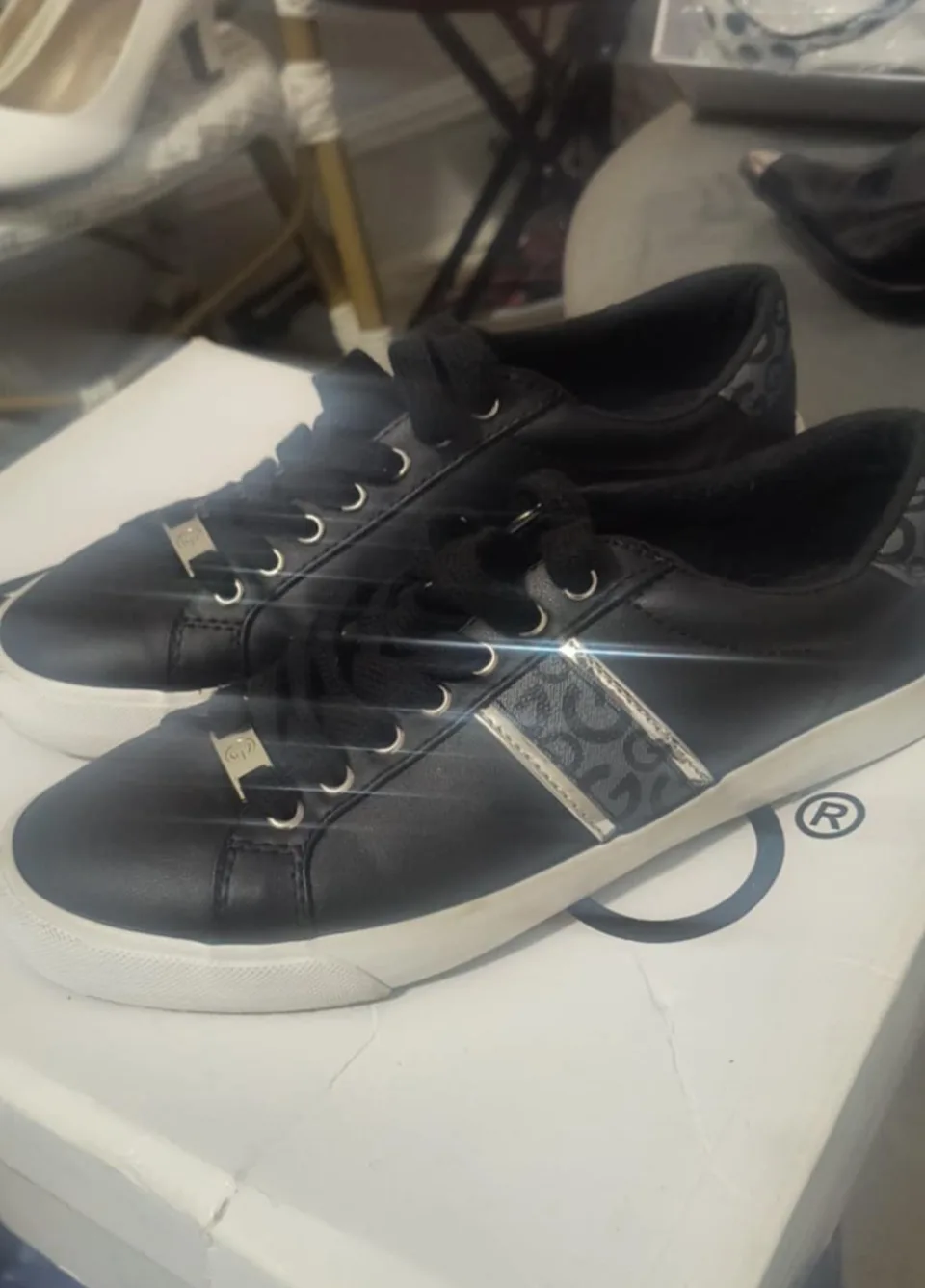GBG Los Angeles MAGIQ Sneakers - Women's Black thumbnail