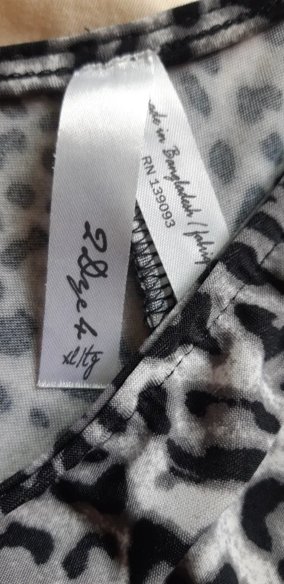 Less than $3 an item Mixed Lot Women's Clothing image indicator(9)