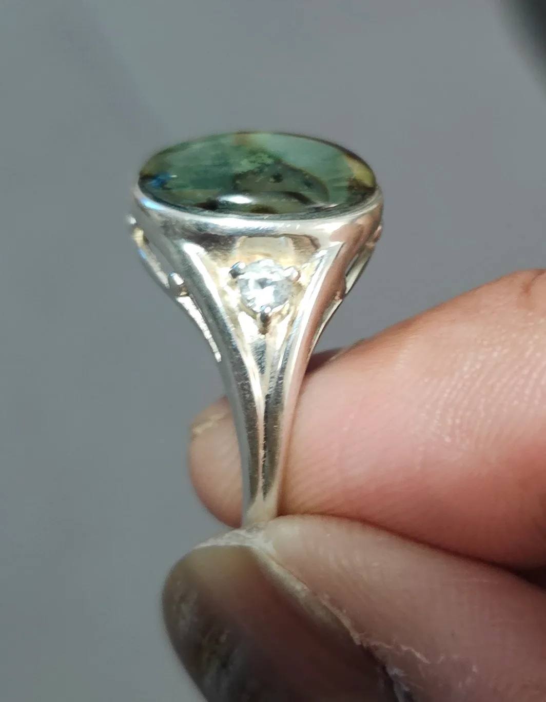 Sterling Silver Ring with Abalone and Cubic Zirconia image indicator(3)