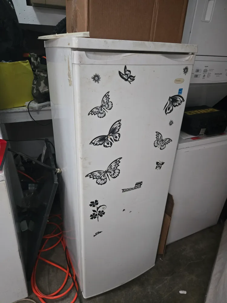 FREE DELIVERY!! Danby 5.9 cu. ft. Upright Freezer $160 thumbnail