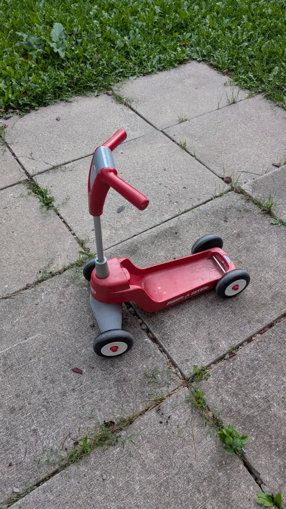 Radio Flyer Glide & Go Balance Scooter image indicator(2)