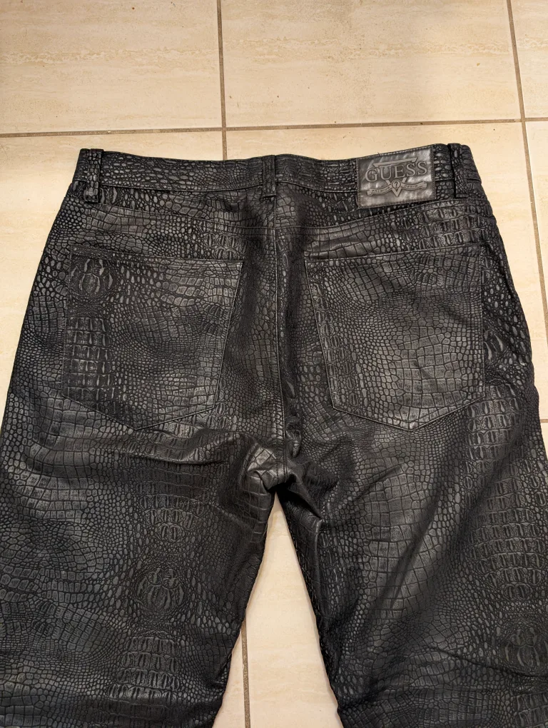 Guess Jeans Black Alligator Print image indicator(2)